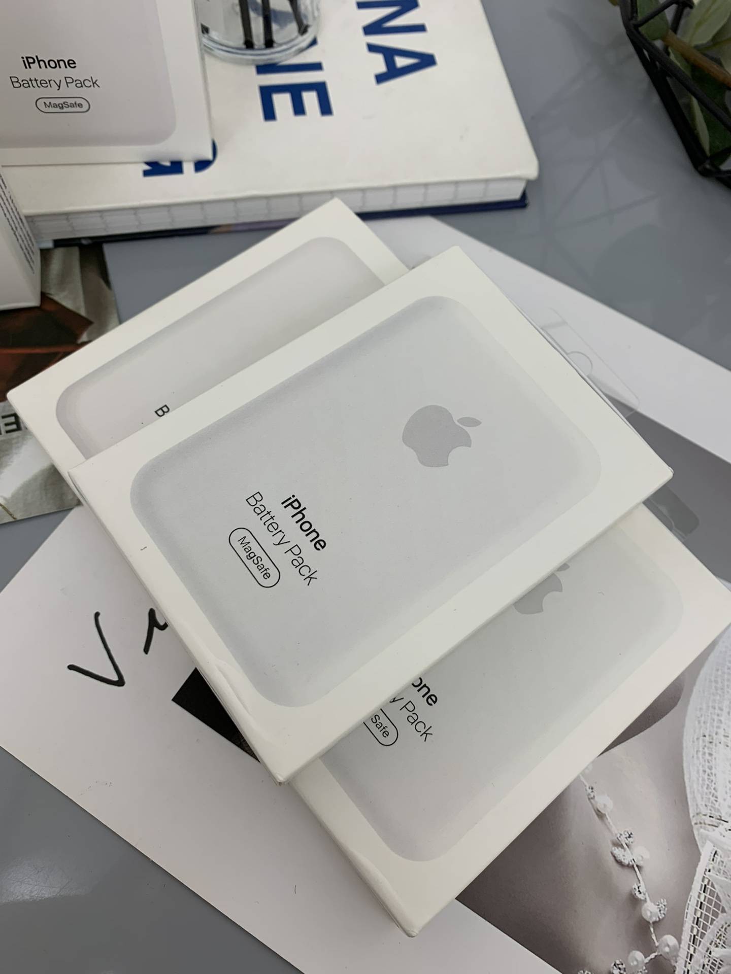 【华强北】新款苹果磁吸充电宝